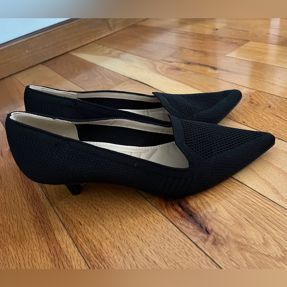 Adrienne Vittadini Black Pointed Toe Low Heel Knit Pumps